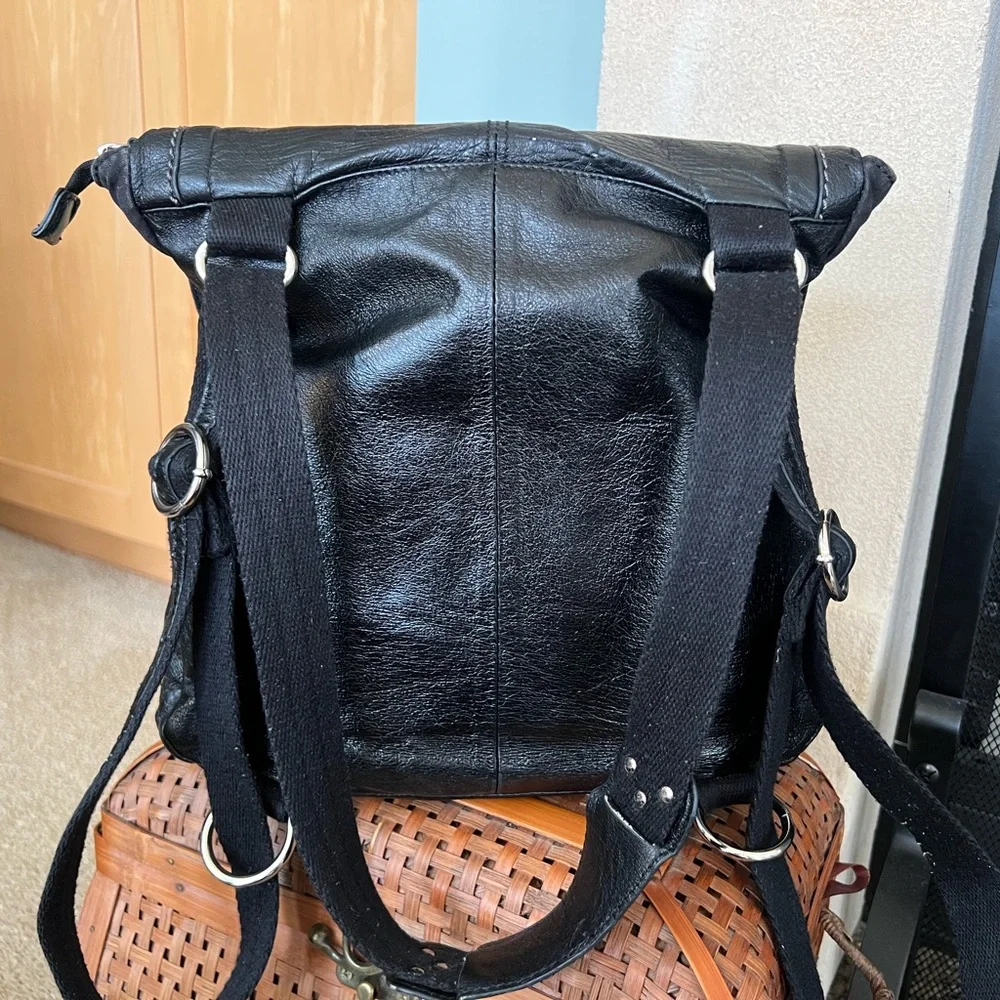 The Sak Ventura Convertible Black Pebbled Leather Backpack Crossbody Shoulder Ba